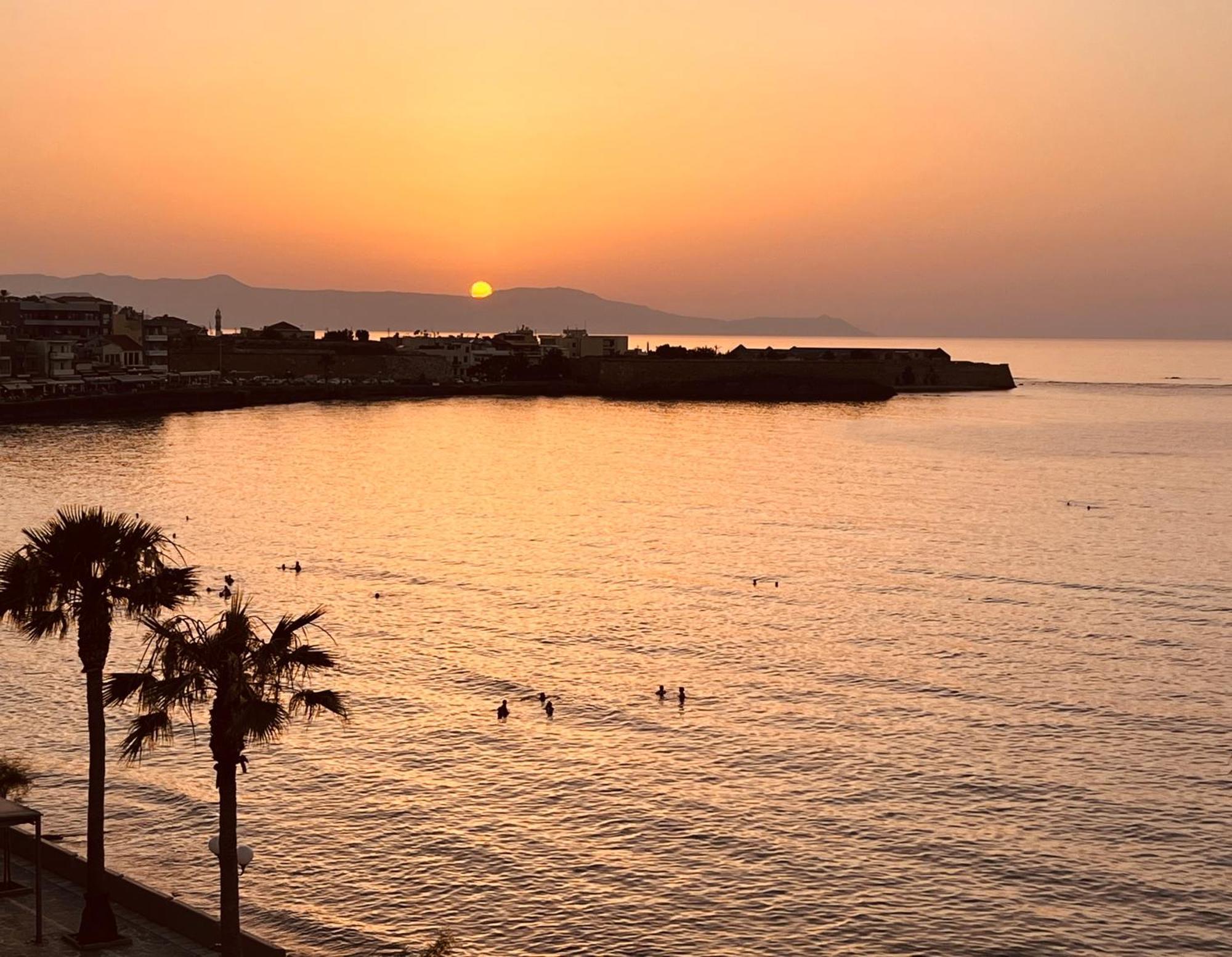 Zonapartments A Sea View-City Center خانيا المظهر الخارجي الصورة